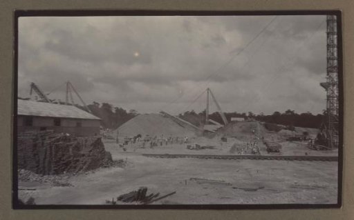 Mine and factory in Moengo