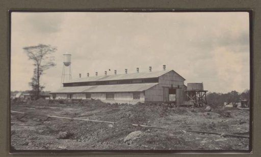 Mine and factory in Moengo