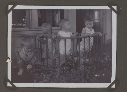 Family photograph of the Jetten children