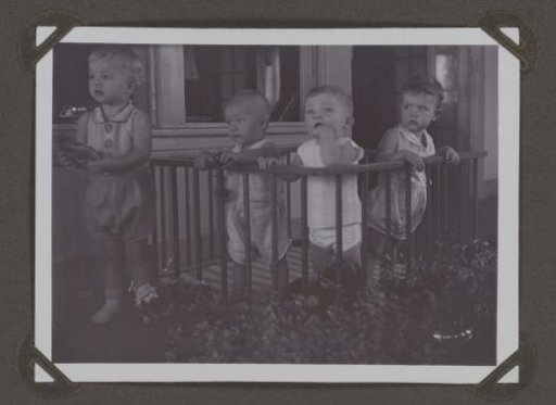 Family photograph of the Jetten children
