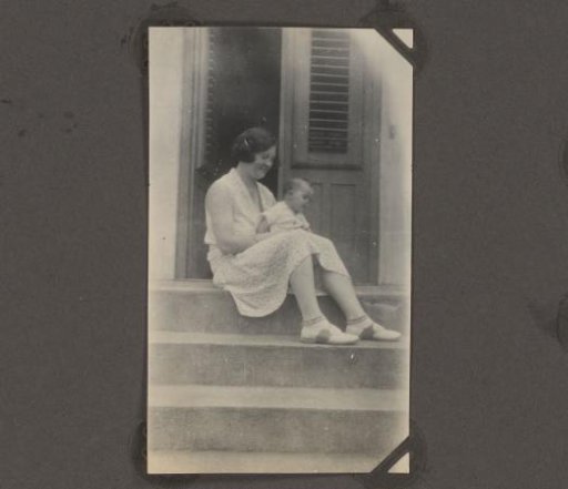 Family photograph of the Jetten children