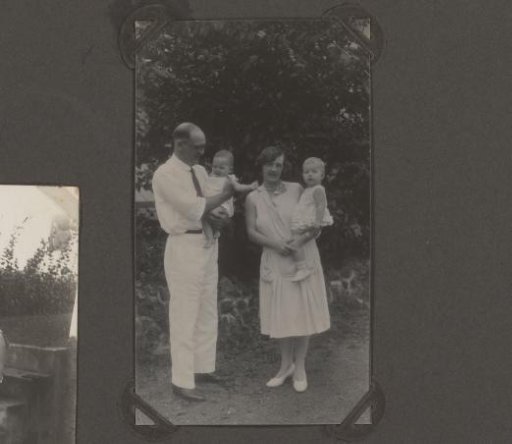 Family photograph of the Jetten family