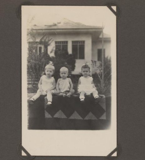 Family photograph of the Jetten family