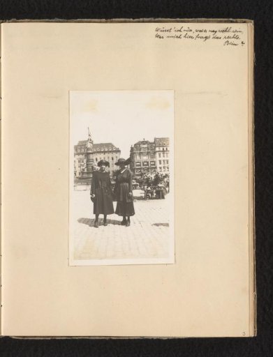 Else Wachenheimer-Moos with an unknown woman outdoors during her engagement period, 1920-1922, Dresden