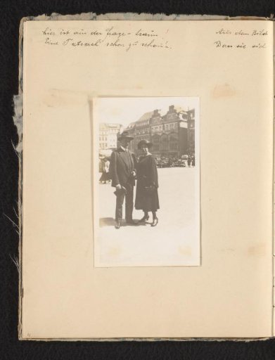 Else Wachenheimer-Moos and her husband Eugen Wachenheimer on the street during their engagement period, 1920-1922, Dresden