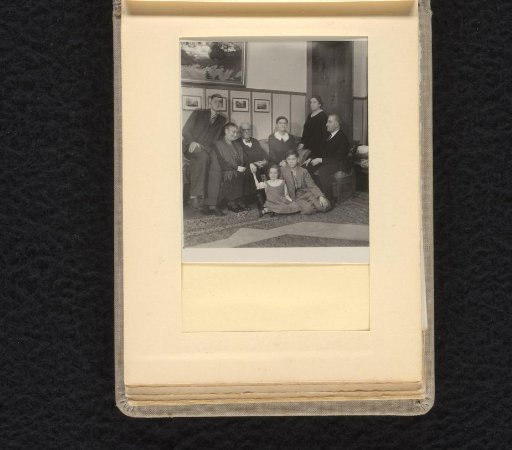 Isabel Wachenheimer during a family visit with her parents Eugen Wachenheimer and Else Wachenheimer-Moos, her grandparents Meir Wachenheimer and Mathilde Wachenheimer-Wertheimer, her aunt Liesel Wachenheimer-Zürndorfer and her cousins Klaus and Werner Zürndorfer, 1931-1935, Stuttgart