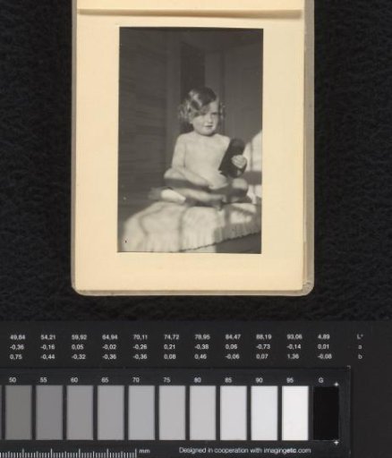 Isabel Wachenheimer as a little girl in the bedroom, 1929-1931, Munich