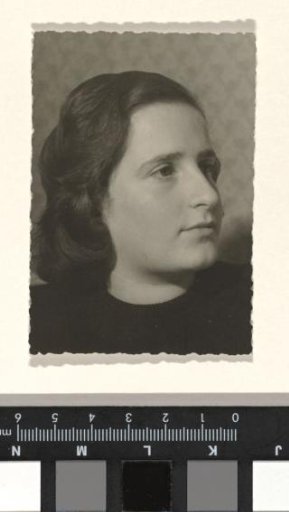 Portrait of Isabel Wachenheimer, intended as the first signs of life to an unknown sender, 25 September 1945 in Davos