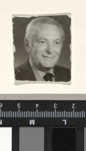 Passport photo of Gideon Elon, the third husband of Isabel Wachenheimer