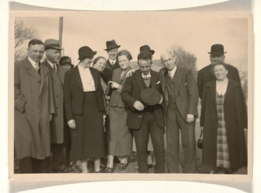 Group of unknown men and women