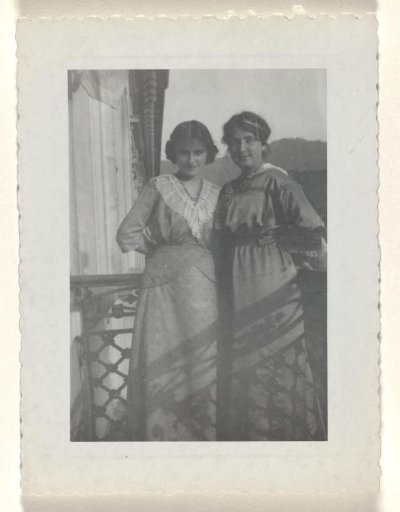 Young Else Wachenheimer-Moos with an unknown woman standing on a balcony