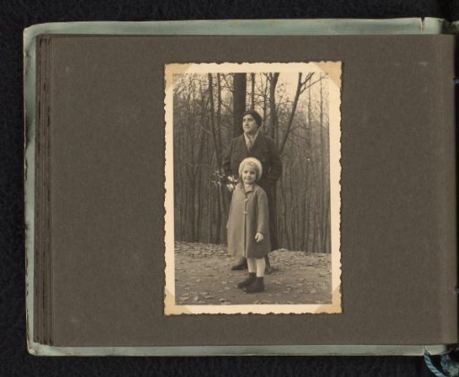 Isabel Wachenheimer in a forest with her mother Else Wachenheimer-Moos