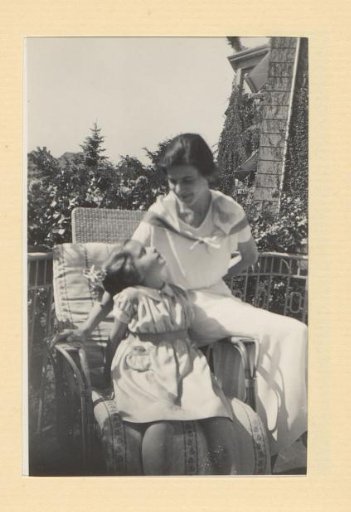 Isabel Wachenheimer on a chair on the balcony with her nurse, July–August 1933, Hamburg