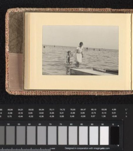Isabel Wachenheimer and her nurse in the sea, July–August 1933, Hamburg