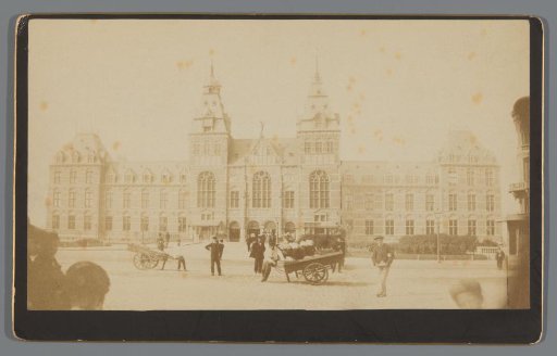 Menu card for the dinner held on the occasion of the opening of the Rijksmuseum on 13 July 1885, from the possession of Prime Minister J. Heemskerk Azn