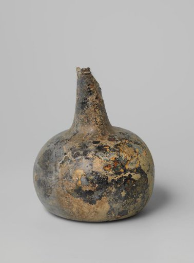 Wine bottle from the wreck of the East Indiaman 't Vliegend Hart