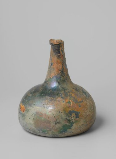 Wine bottle from the wreck of the East Indiaman 't Vliegend Hart