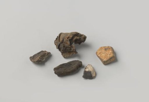 Flint, natural stone, wood, and lead from the wreck of the East Indiaman Hollandia
