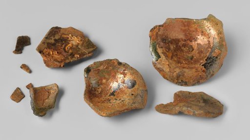 Fragments of wine bottles from the wreck of the East Indiaman Hollandia