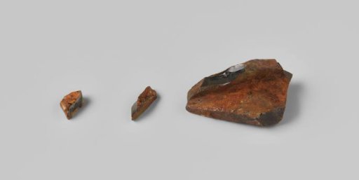 Shards of a cellar bottle from the wreck of the East Indiaman Hollandia