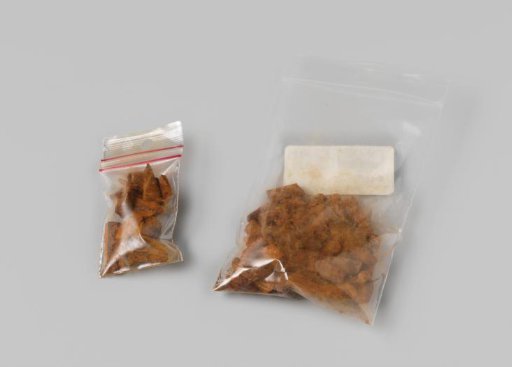 Pipe stem and bowl fragments from the wreck of the East Indiaman Hollandia