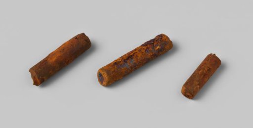 Pipe stem fragments from the wreck of the East Indiaman Hollandia