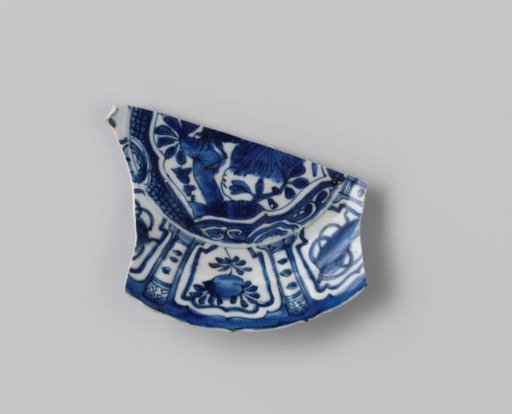 Fragment of a plate from the VOC ship 'Witte Leeuw'