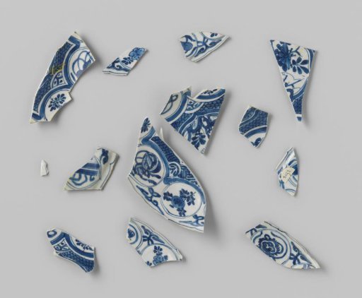 Fragments of Plates from the VOC Ship 'Witte Leeuw'