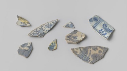 Fragments of plates from the VOC ship 'Witte Leeuw'
