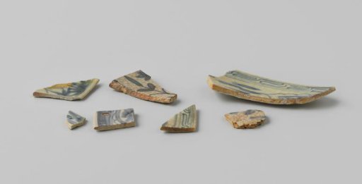 Fragments of a plate from the VOC ship 'Witte Leeuw'