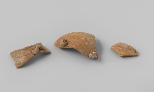 Fragments of martaban jars from the VOC ship 'Witte Leeuw'