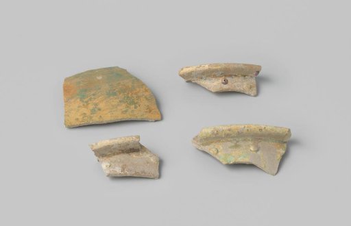 Fragments of a flower pot from the VOC ship 'Witte Leeuw'