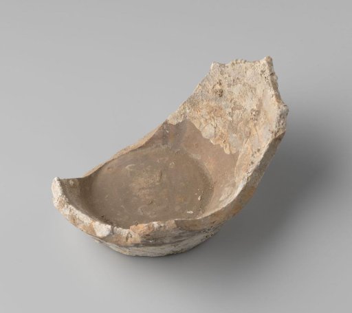 Sherd of a martavaan from the VOC ship 'Witte Leeuw'