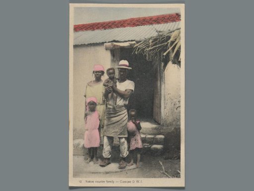 Portrait of a family in Curaçao