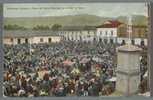 Riobamba (Ecuador): Santo Domingo Square on a Market Day