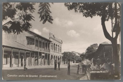 Wide promenade of Girardot (Cundinamarca)