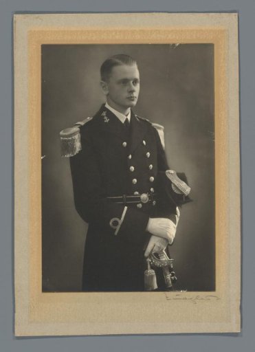 Portrait of a naval officer Nicolaas Jan Agatho Christiaan Swellengrebel
