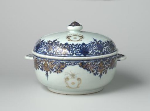 Tureen with the Coat of Arms of the Swellengrebel Family