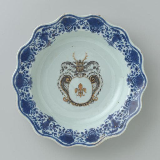 Soup plate with the coat of arms of the Swellengrebel family