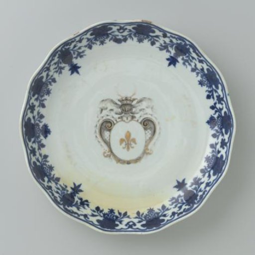 Deep plate with the coat of arms of the Swellengrebel family