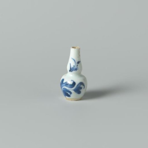 Small bottle/vase of Chinese porcelain