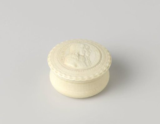 Ivory box depicting the De Witt brothers