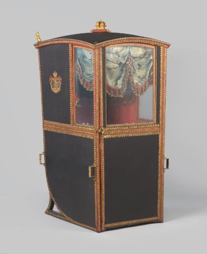 Sedan chair with the coats of arms of the House of Orange-Nassau and the House of Wied