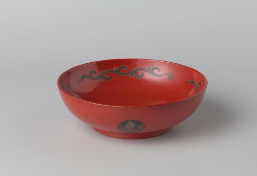 Lid of a wooden bowl