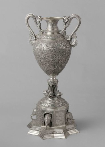 Silver table centrepiece with Chinese scenes