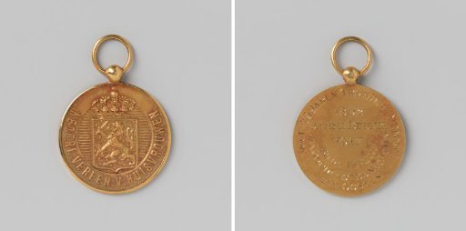 Commemorative medal of the Dutch Association of Housewives for Janna Beunk on account of 25 years of faithful service to the Van Oordt tot Bunschoten van Oosten family