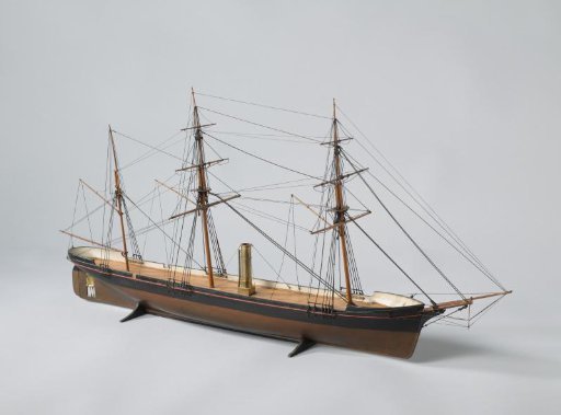 Model of the screw-propeller steamship Watergeus