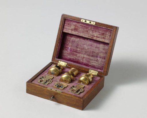 Box with Seven Shell Fuses