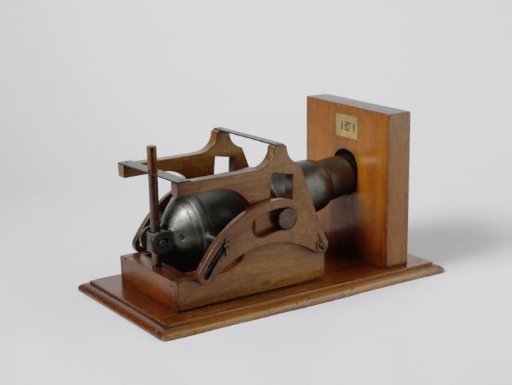 Model of a mounted cannon