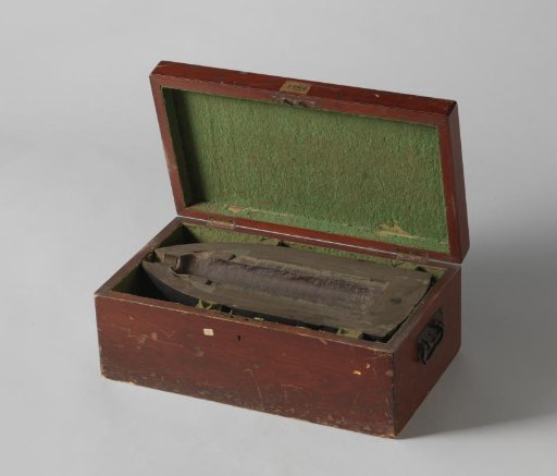 23-cm Segment Shell in a Wooden Box